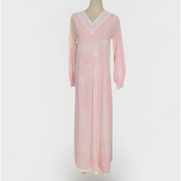 Vtg Miss Elaine Long Nightgown Robe‎ Low Back Lace - Picture 1 of 8